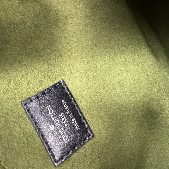 💎✨Authentic✨💎 Ultra Rare Crossbody Monogram - Picture 11 of 13